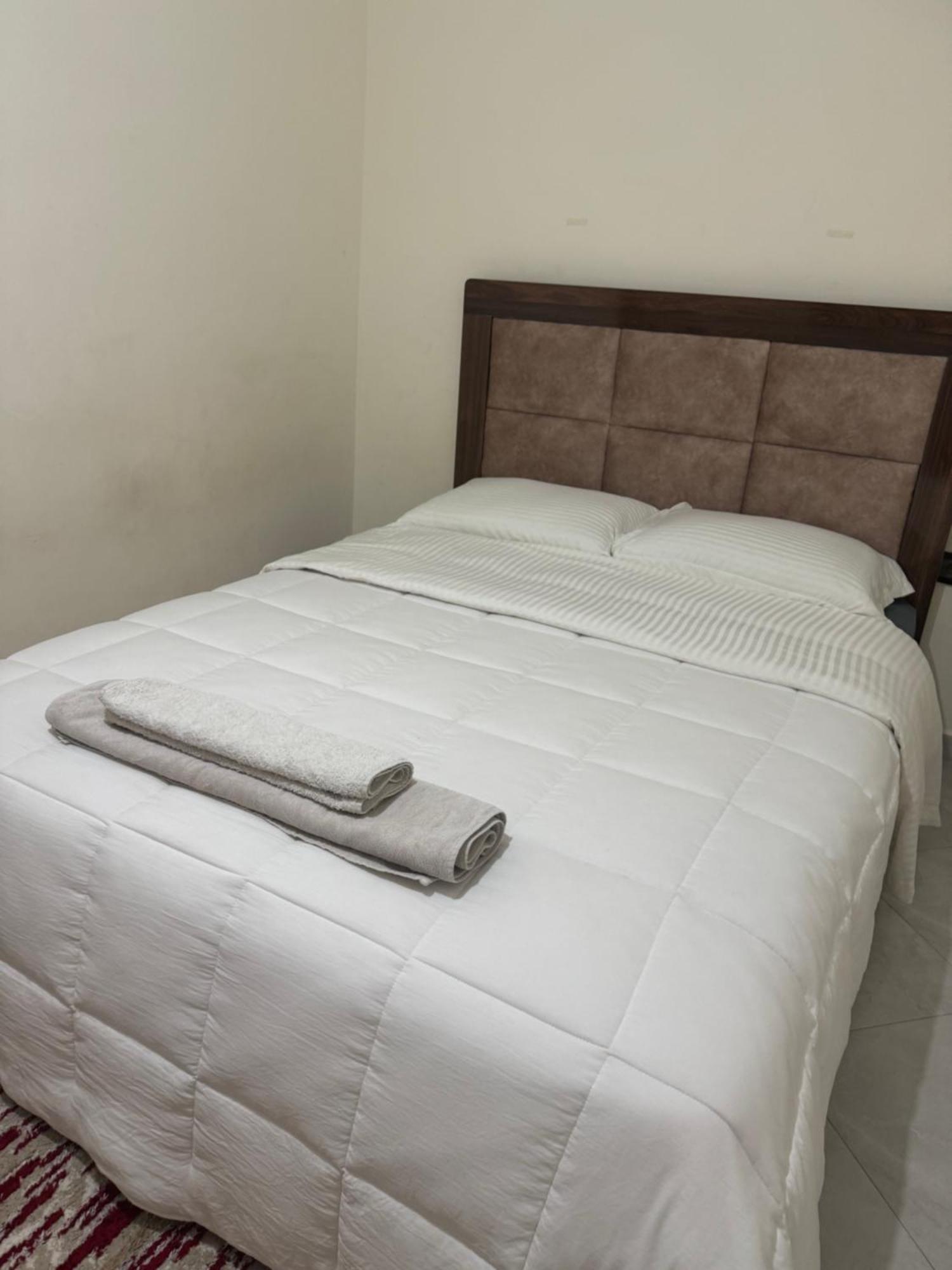 Appartement Spacieux Et Calme A Proximite De La Mer Et La Gare Agdal Rabat Kültér fotó
